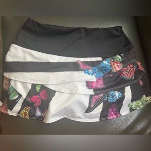 LUCKY IN LOVE pleated skort shorts butterflies szS